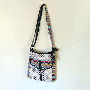 SHOULDER BAG, ADJUSTABLE STRAP, CLOTH BAG, ZIPPER CLOSURE, 2 SIDE COMPARTMENTS